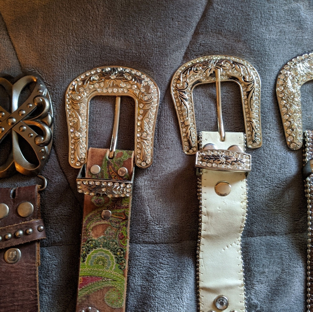 Women's belts